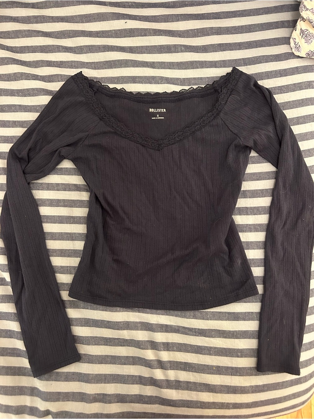 Hollister Navy Blue Long-Sleeve Lace-Trim V-Neck Top